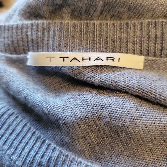 Tahari amazingly soft baby blue cold shoulder sweater - Picture 6 of 7